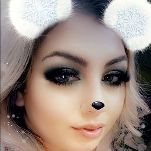 Meet your Posher, Cassandra